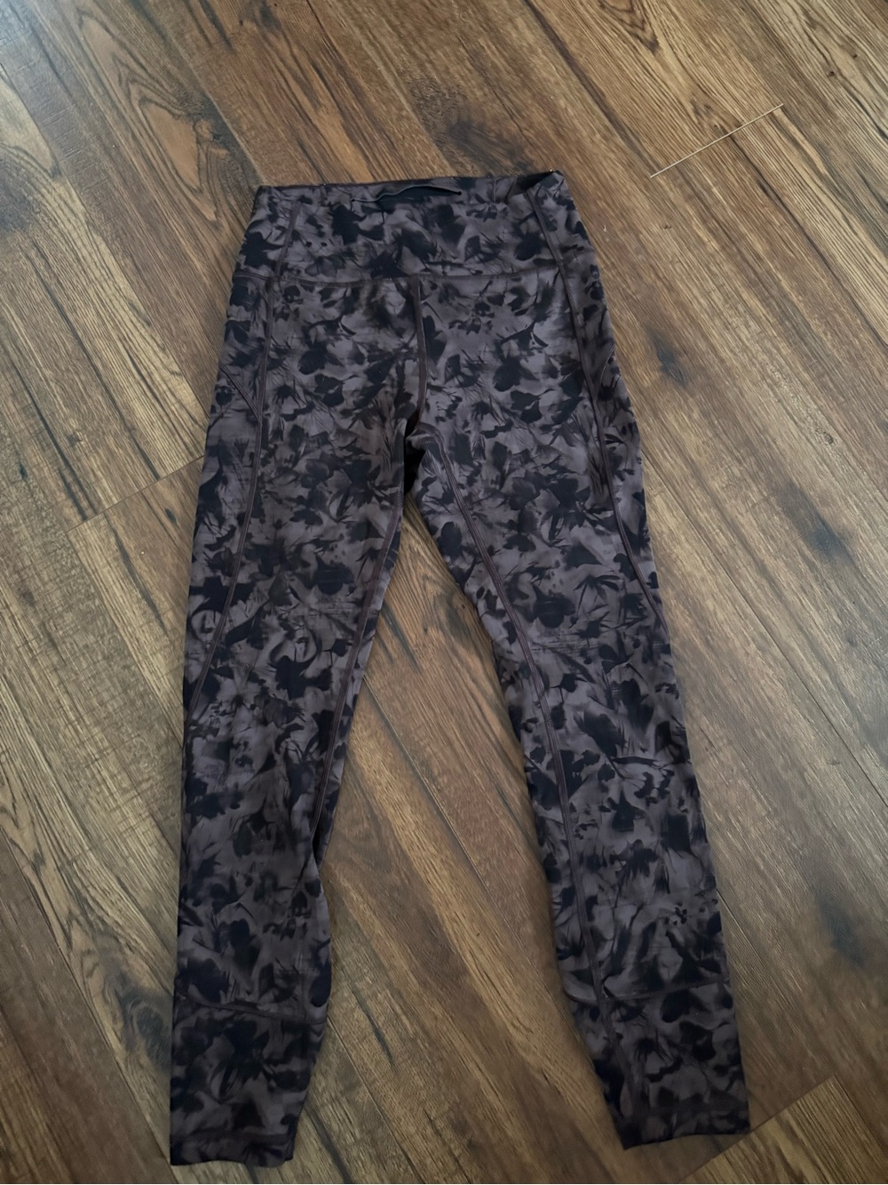 Lululemon High-Rise Floral Print Leggings Size 6 Purple Black Yoga Workout Pants